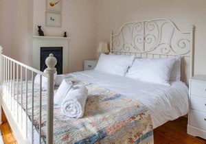 Mole Cottage - Three Bedroom House, Sleeps 6