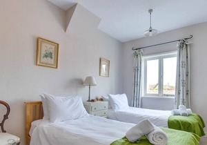 Mole Cottage - Three Bedroom House, Sleeps 6