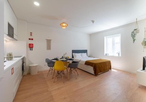 Monsanto Hill House - NO. 565 R/C D