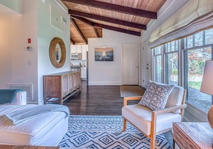 Montauk beach house with Pool! (Seasonal for pool)