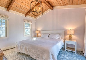 Montauk beach house with Pool! (Seasonal for pool)