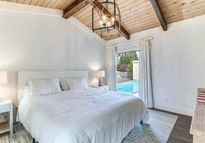 Montauk beach house with Pool! (Seasonal for pool)