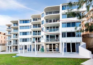 Monterey Lodge Unit 10 27 Warne Terrace Kings Beach