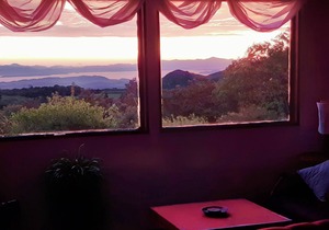 MONTEVERDE - Comfy, well-equipped House in woods with spectacular view!