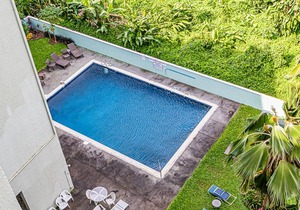 Monthly Rate Penthouse Condo at Oceanfront Hilo Beach