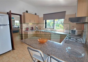 Moradia com piscina privada