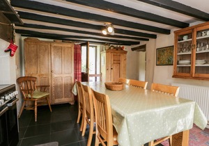 MOSS SIDE FARM COTTAGE, pet friendly in Broughton-In-Furness