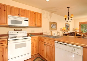 Mountain Condo for 4 | Hot Tub + Pool Access