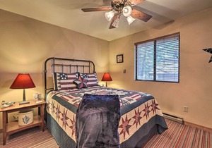 Mountain Getaway w/ BBQ - 5 Mins to Hike & Golf!