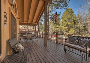 Mountain Getaway w/ BBQ - 5 Mins to Hike & Golf!