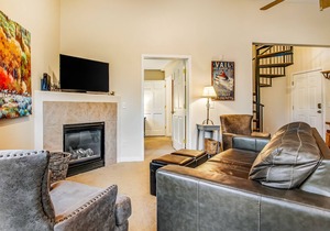 Mountain home with private deck, mountain view, washer/dryer, and gas fireplace