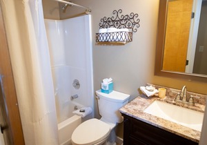 Mountain Lodge at Okemo-1Br Newly Renovated by RedAwning in Ludlow