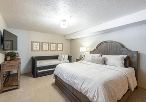 Mountain Modern Luxury Townhome in Lower Deer Valley, WiFi, Fireplace, Hot Tub! - SB1104