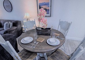 Mountain Shadows retreat 3 bedroom 2 bathroom remodeled unit!