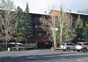 Mountainside condo in a Colorado playground!