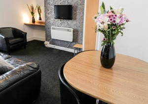 MOWBRAY 8, pet friendly, country holiday cottage in Bridlington