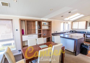 MP768 - Camber Sands Holiday Park - Huge Lodge - Small dog friendly - sleeps 8