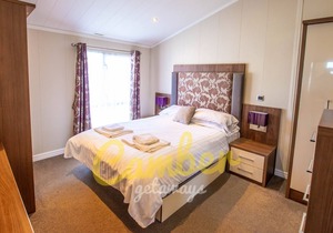 MP768 - Camber Sands Holiday Park - Huge Lodge - Small dog friendly - sleeps 8