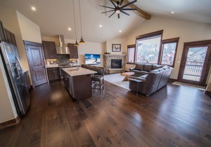 Mtn Views, Private Hot Tub, Walk to Slopes