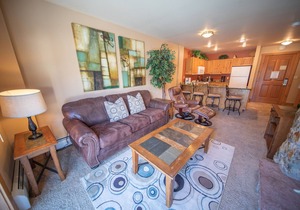Mtn Views, Walk to Slopes, Cozy Fireplace