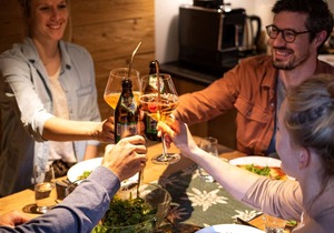 "muckerl Alm" für 4-6 Personen, 2 Separate Schlafzimmer, Terrasse mit Bergblick, Whirlpool, Infrarotliegen