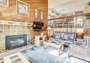 Multi-level Cedars 2 Townhome