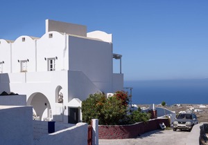 Muses Cycladic Suites - Compact Two-Bedroom Suite with Outdoor Hot Tub