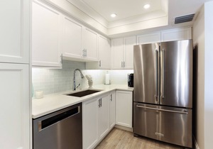Naples Continental Club Beachfront condo!