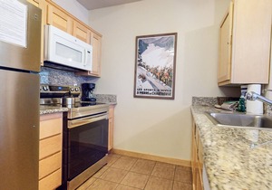 Natural Light & Updated. Quiet Area, Pool & Hot Tub On-site. Near Bike Trails