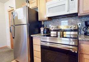 Natural Light & Updated. Quiet Area, Pool & Hot Tub On-site. Near Bike Trails
