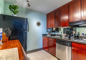 Nautical Themed First Floor Unit w/Kitchen and Great Water Views | The Inn at Little Harbor