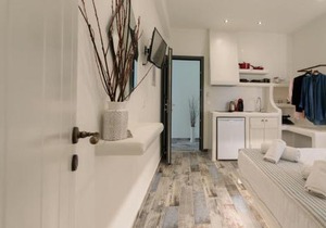Naxos Petite Studios