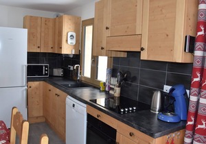 New 3-Bedroom Apartment in Central Location with Terrace, Close to Shops and Ski Lifts