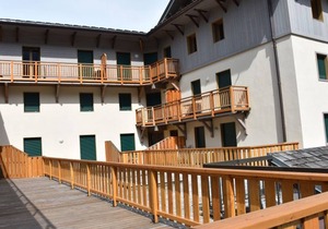 New 3-Bedroom Apartment in Central Location with Terrace, Close to Shops and Ski Lifts