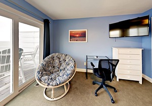 New - 4 BR Put-in-bay Waterfront Condo-All the Comforts of Home- 10 ppl -C211