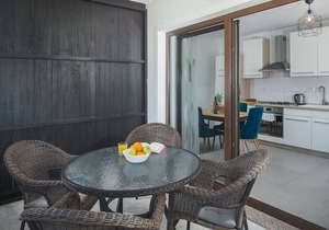 New and modern stylish one bedroom apartment in one of the best locations in Porec, close to the beach