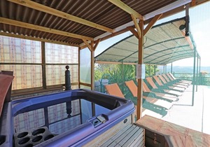 (NEW) Apartment (D) with swimming pool, jacuzzi and tennis court in Tuscany