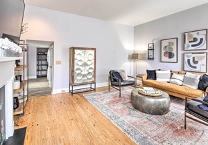 NEW! Beautiful Apt in the Heart of Mainstrasse!