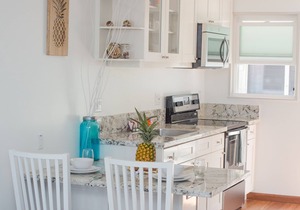 New Beautiful Kailua House, near the beach and Kailua town