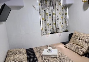 New Day Night Hostel RECEPTION 24 HOUR BLOCK D CHUNGKING MANSION TSIM SHA TSUI KOWLOONN
