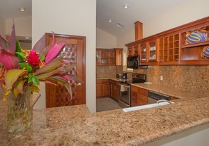 NEW Discounted rates through March-Private Rooftop Pool in beachfront community