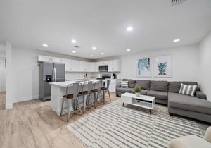 New! Few Minutes To Downtown, 10 To The Beach!