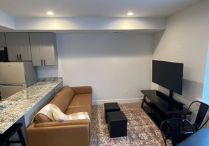 New Lakeside Home with Resort Amenities