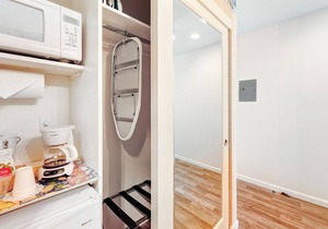 New listing! Deluxe bayfront studio w/jetted tub & fireplace - near the beach!