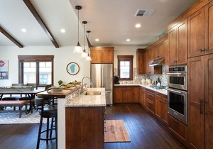 New Listing! Luxury 3bd Residence On Gray's Crossing Golf Course