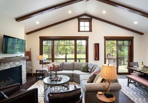 New Listing! Luxury 3bd Residence On Gray's Crossing Golf Course