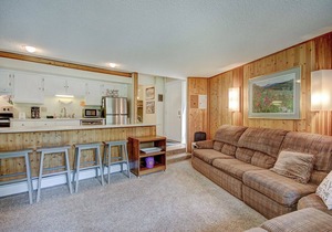 New Listing! Strike Gold at this Prime Location - Bus Route-Fast WiFi