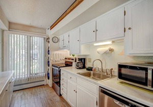 New Listing! Strike Gold at this Prime Location - Bus Route-Fast WiFi