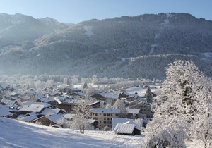 NEW LISTING - Stylish chalet-style apartment with stunning views in Samoens