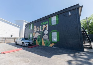 New Listing! Thrifty & functional 1BD Apt near AUS and downtown